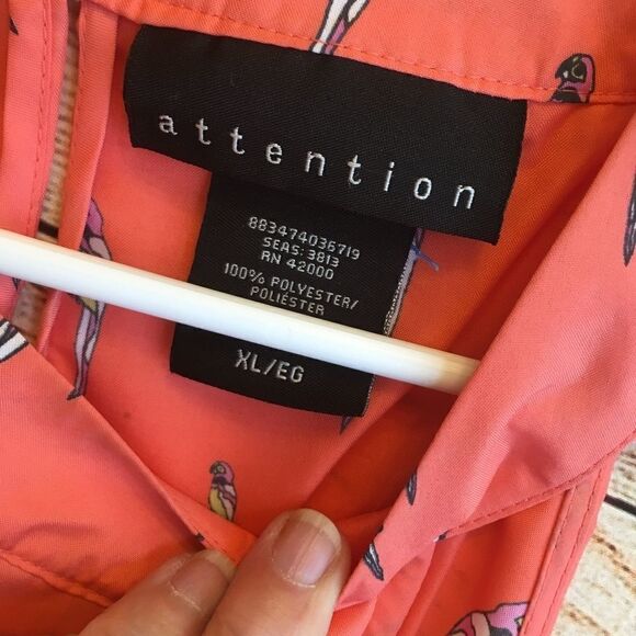 ATTENTION RUFFLE TANK TOP IN CORAL PARROT PRINT - Picture 3 of 7